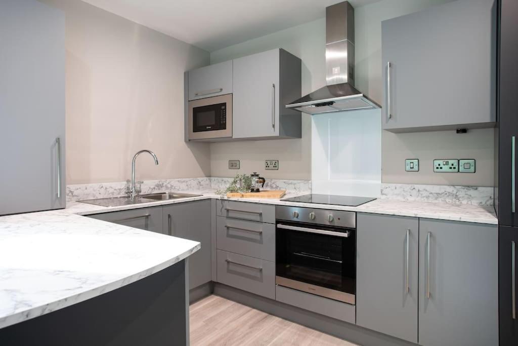 Stunning 2Br Next To The City Airport Bhd - Free Parking بلفاست المظهر الخارجي الصورة